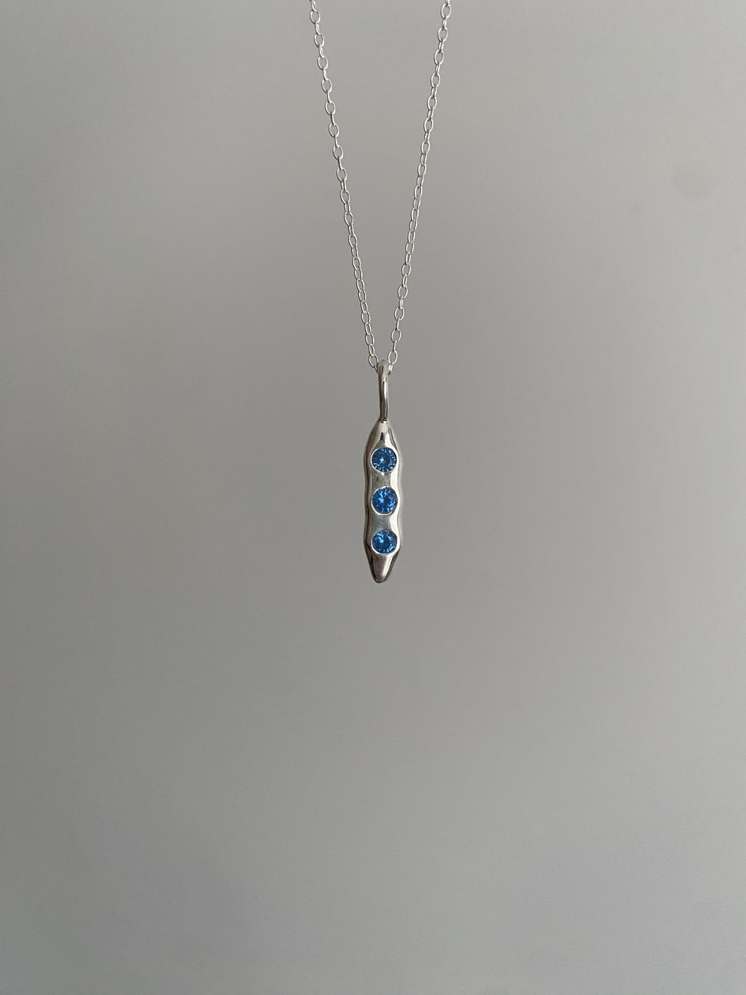 (blue) peas in a pod necklace
