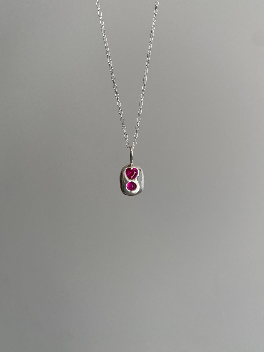 chubby cushion heart tab necklace