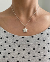 Load image into Gallery viewer, dazzling star necklace
