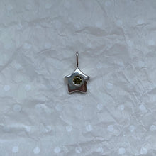 Load image into Gallery viewer, dainty peridot star necklace
