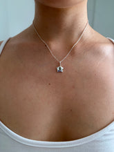 Load image into Gallery viewer, oval peridot star charm necklace
