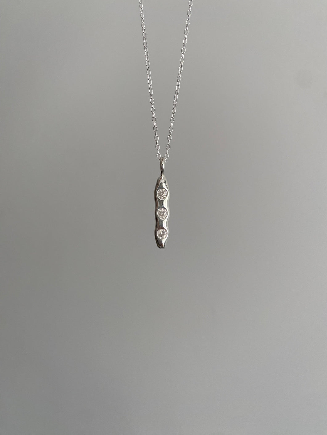 (white) peas in a pod necklace